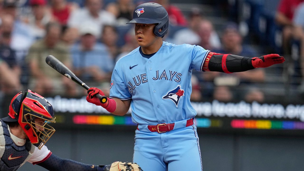 Blue Jays drop opener of key series as bats go cold vs. dominant Williams