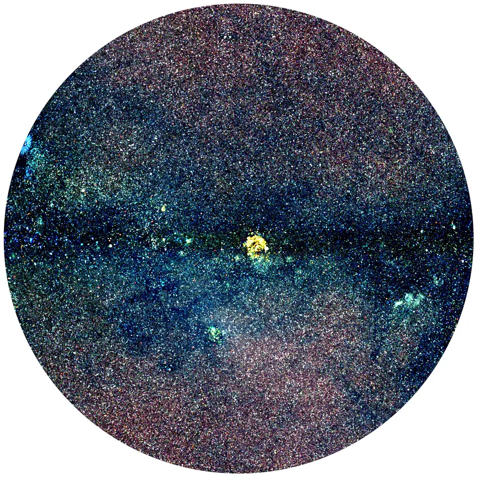 The color image shows X-ray sources in the western galactic hemisphere plotted in red, green, and blue, corresponding to soft (0.5-1.0 keV), medium (0.5-1.0 keV) and hard (1.0-2.0 keV) emissions, respectively. Credit &amp; ©: Jeremy Sanders / MPE