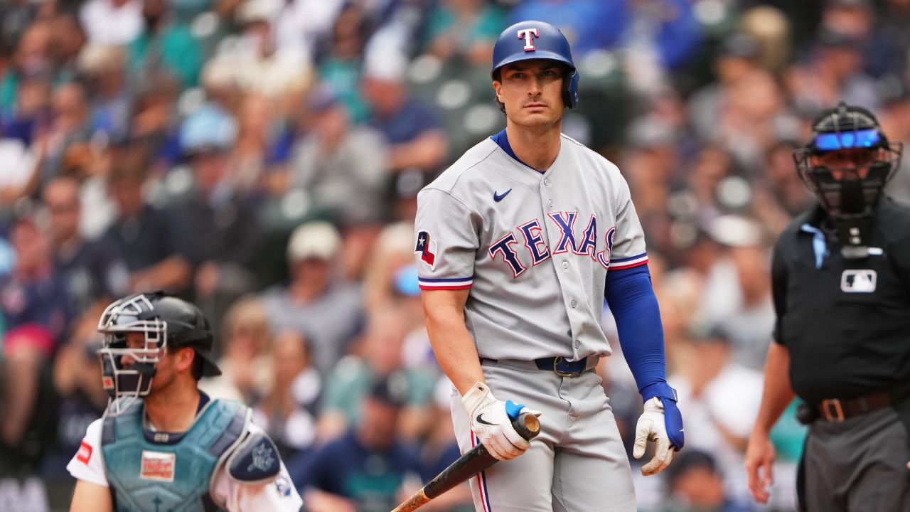 Rangers suffer costly loss to Mariners, fall two games back of wild-card spot