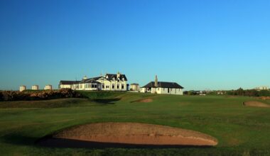 Royal Aberdeen Golf Club and Aberdeen Ladies Golf Club have merged ahead of the club's 250th anniversary.