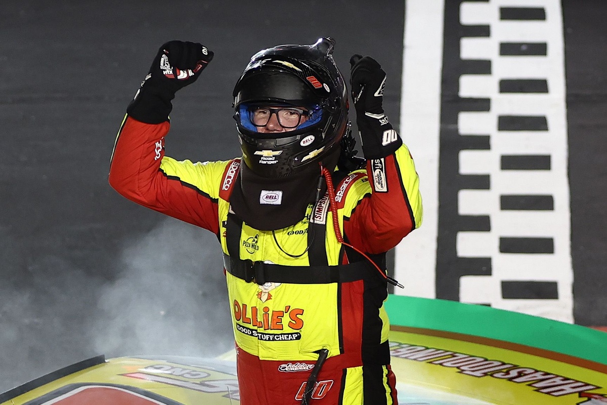 Sheldon Creed opens NASCAR O'Reilly Chase with Darlington win