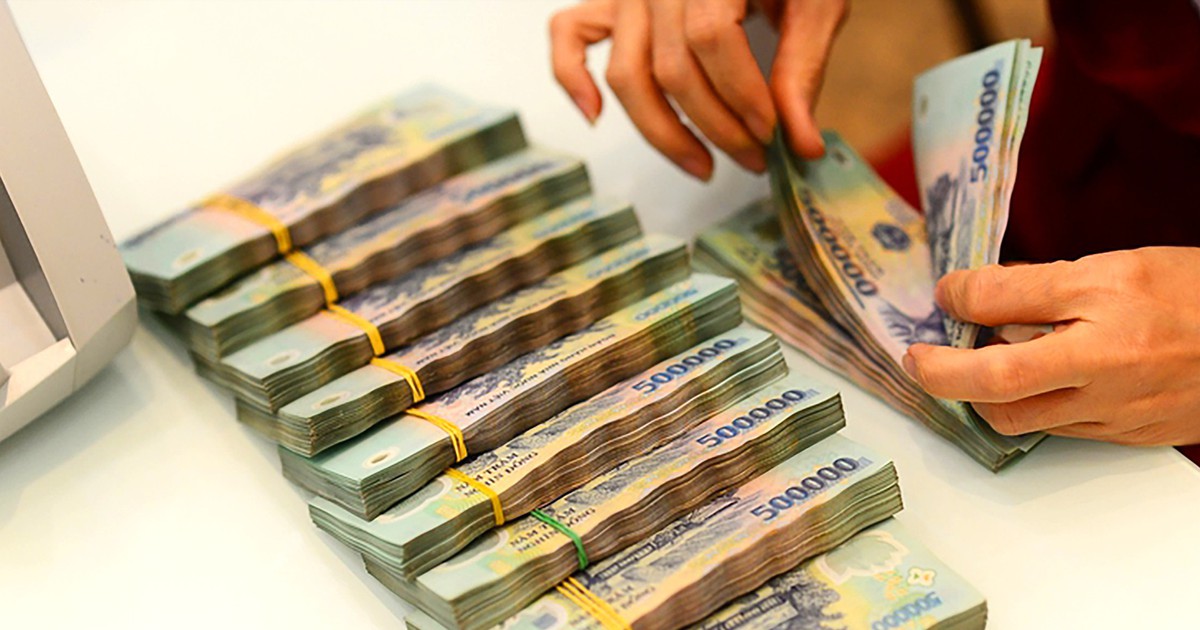 Vietnam household deposits hit record high above $430bn