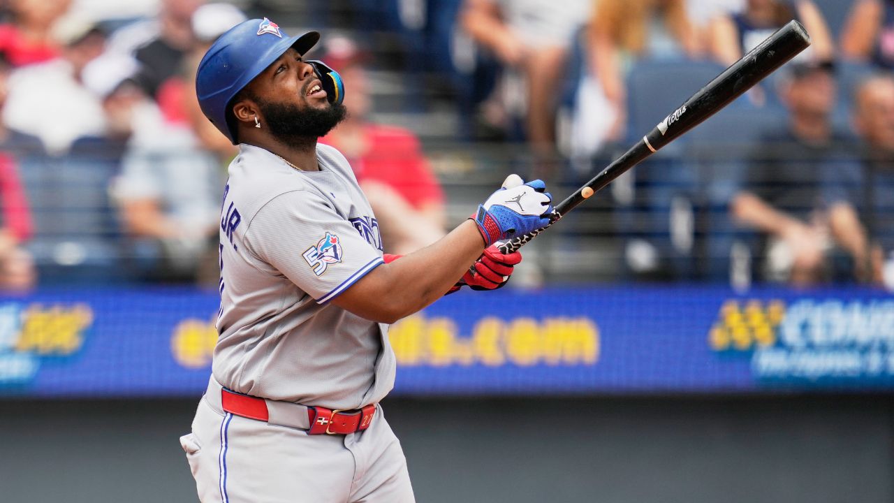 'It finally happened': Blue Jays fans react to Guerrero's slump-busting homer