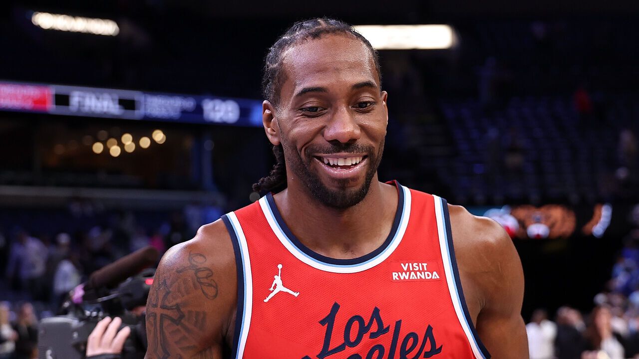 Raptors GM: We're comfortable with Leonard 'as a person