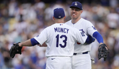 Dodgers sweep Giants, keep pace with Brewers for MLB's top