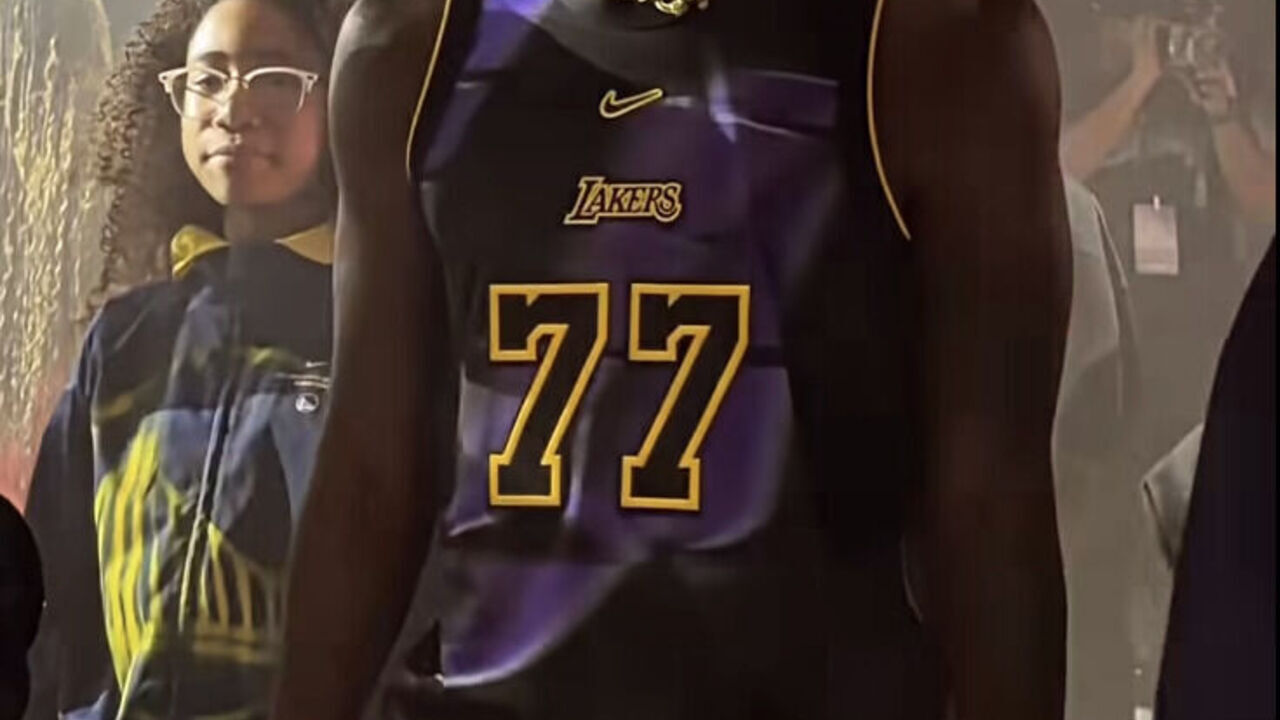 Nike unveils Lakers' new alternate jersey