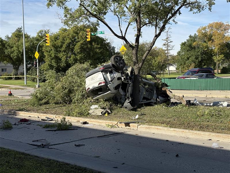 Police investigating crash in northwest Winnipeg