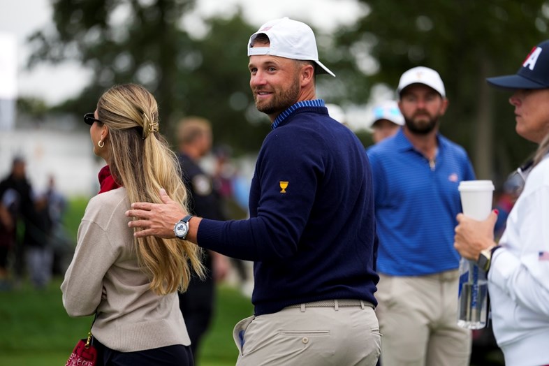 Wyndham Clark made his feelings clear about his own fans on a subdued opening day at the Presidents Cup...