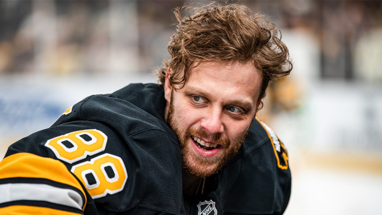 Pastrnak named Bruins captain, replaces Marchand