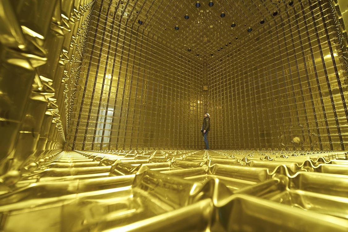 Le projet Deep Underground Neutrino Experiment : DUNE