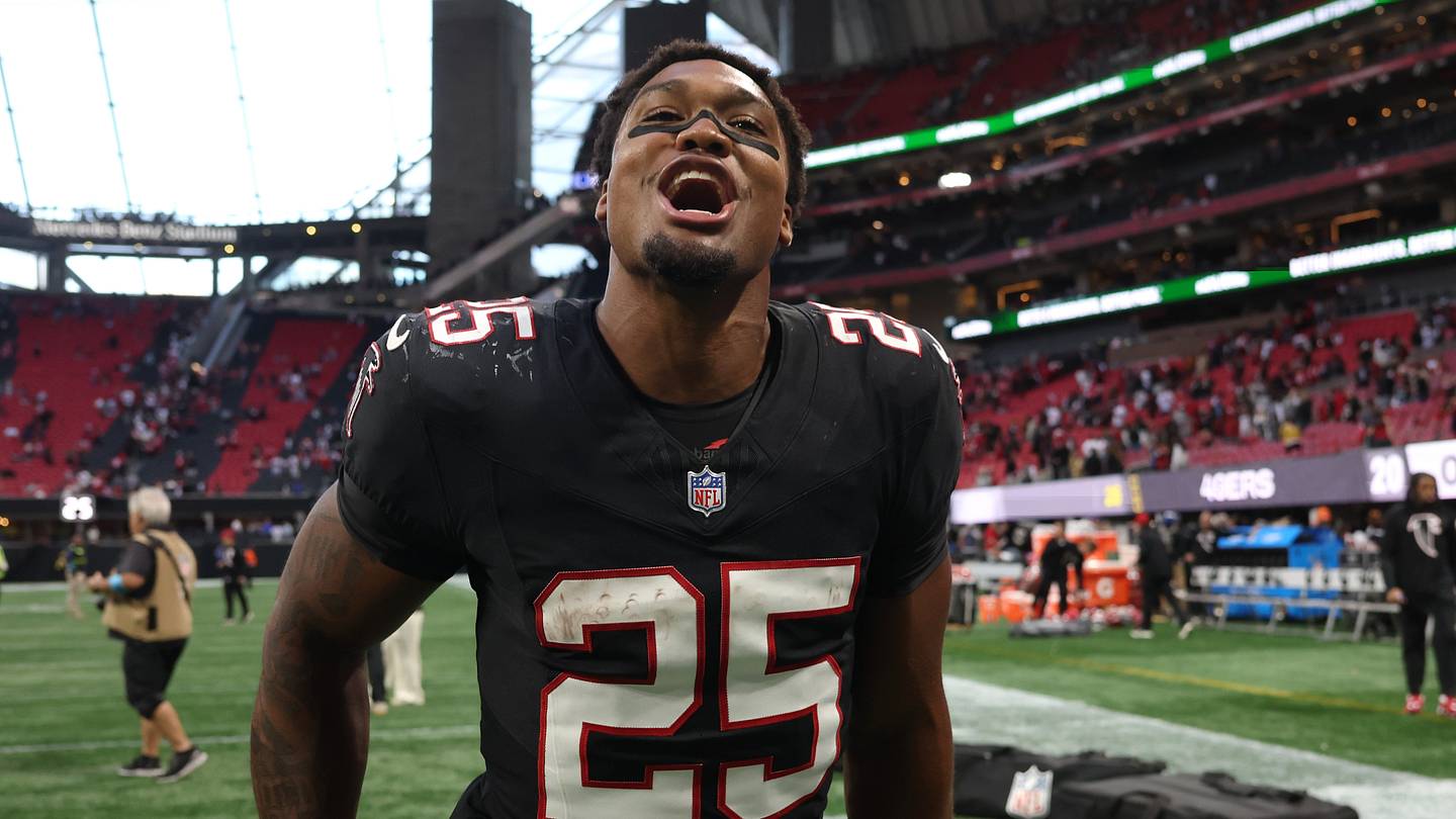 Khalil Herbert Hopes to Find a Home With Falcons After Long NFL Journey