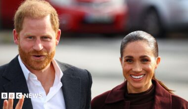 Harry and Meghan arrive in Nottingham to cheering crowds in first joint tour since UK return