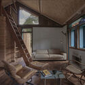 © Rafael Salim Ibitipoca House / Gávea Arquitetos - Interior Photography, Living Room, Wood, Lighting, Chair, Beam