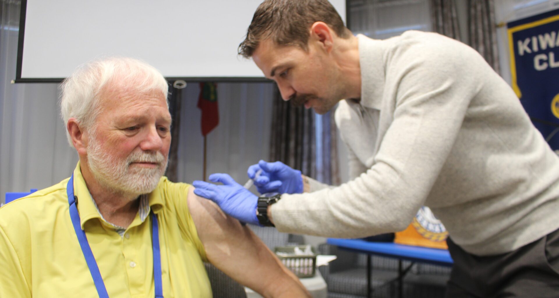 Man receives vaccine