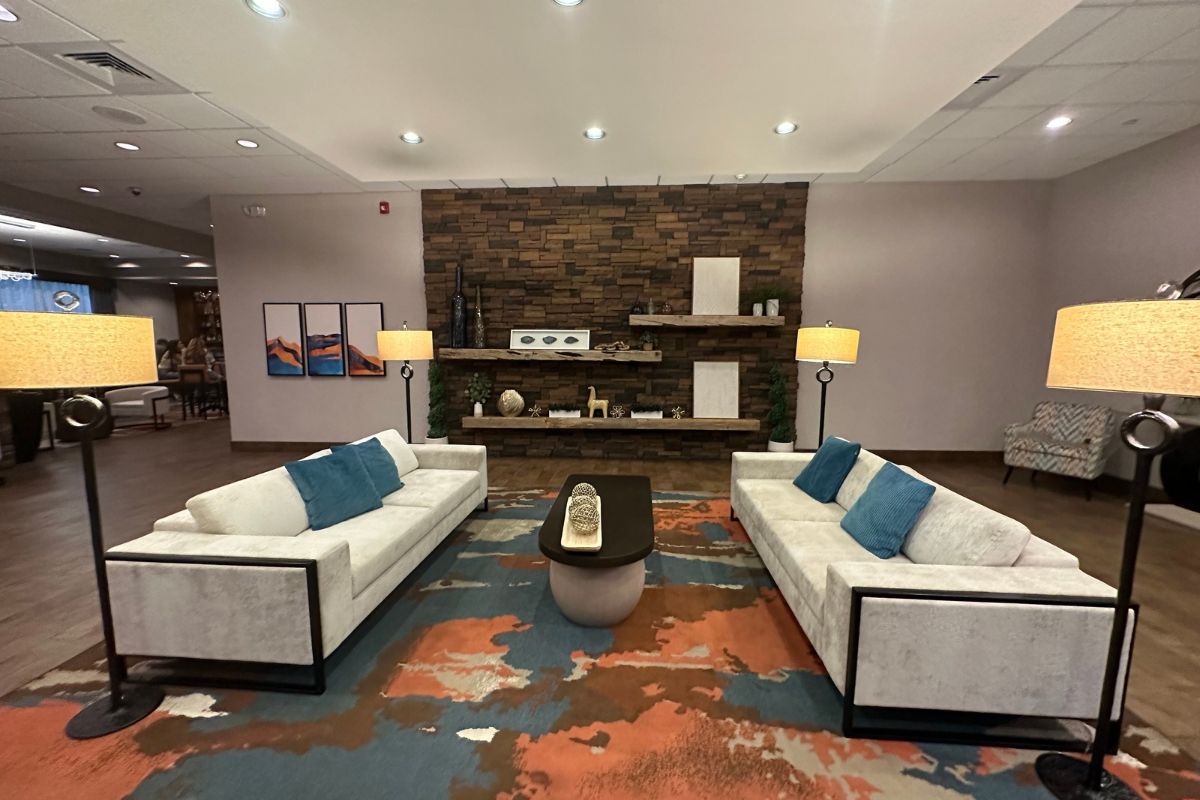 The DoubleTree by Hilton Flagstaff lobby area (Pax Global Media)