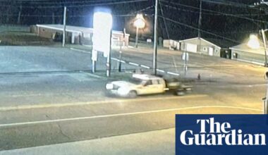 Man serving life sentence for murder escapes Tennessee prison, slipping through fence, officials say | US crime