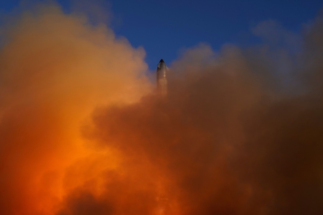 SpaceX Needed Tourist Videos to Track Rocket Debris