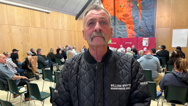 ‘People don’t feel safe’: William Whyte residents air concerns in meeting with Winnipeg's top cop
