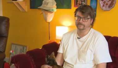 A tale of 2 tenants: Rent increase at Winnipeg apartment leaves some feeling 'forced out'