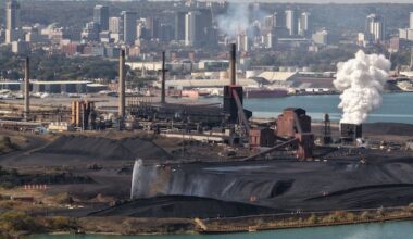Ottawa gives Stelco's U.S. owner 5 days to share plan to keep jobs