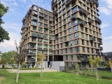 Daylight comparison, main camera (1x): Galaxy S26 Ultra - 23mm, f/1.4, ISO 64, 1/4538s (4000x3000px) - iPhone 18 Pro Max vs. Galaxy S26 Ultra