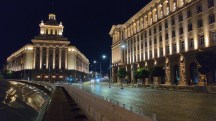 Low-light video screengrabs, Galaxy S26 Ultra: 1x -  (3840x2160px) - iPhone 18 Pro Max vs. Galaxy S26 Ultra