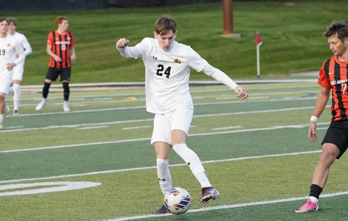 Men’s Soccer Battles No. 14 Calvin in Narrow 1-0 Loss