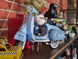 Daylight comparison, main camera (2x): Galaxy S25 FE - 46mm, f/1.8, ISO 64, 1/50s (4000x3000px) - Samsung Galaxy S26 FE vs. Galaxy S25 FE