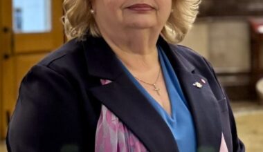 Poll shows Surrey Mayor Brenda Locke far ahead of her rivals