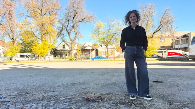 Open drug use, piles of garbage spark calls for more outreach services in Winnipeg's West End