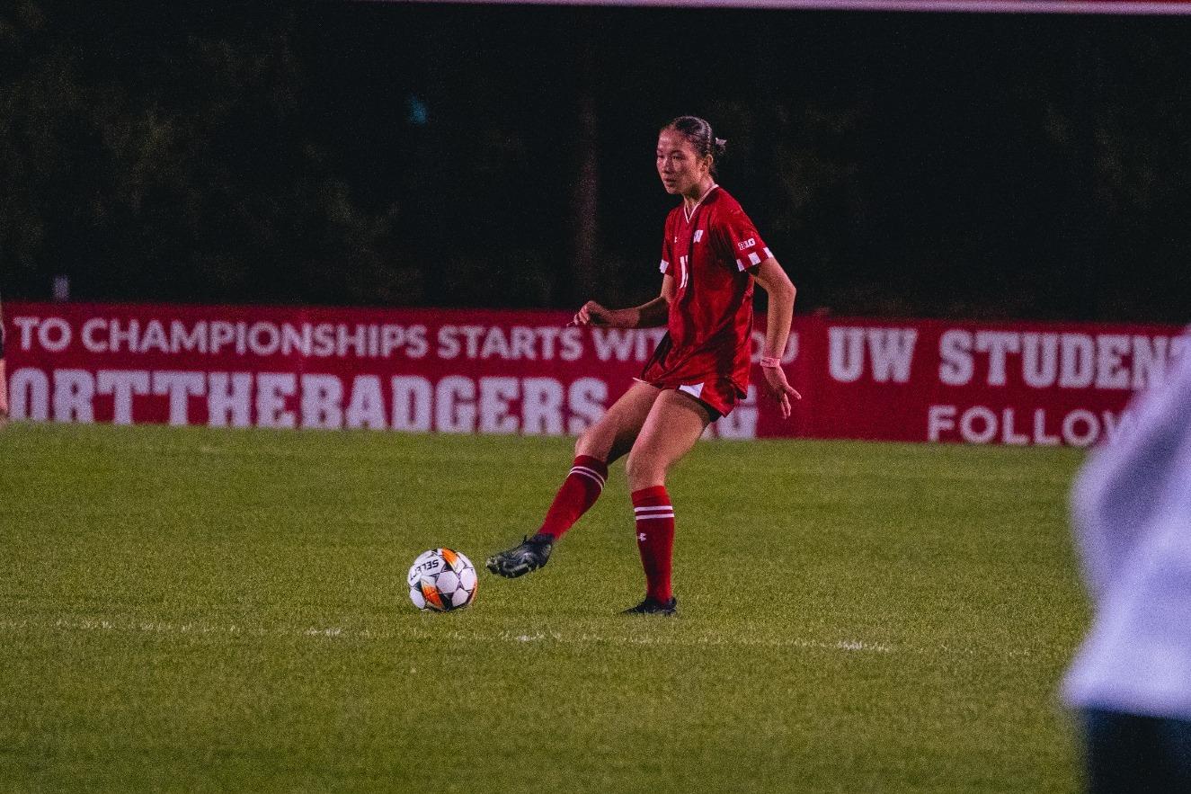 Quick Kicks: Wisconsin travels to Michigan