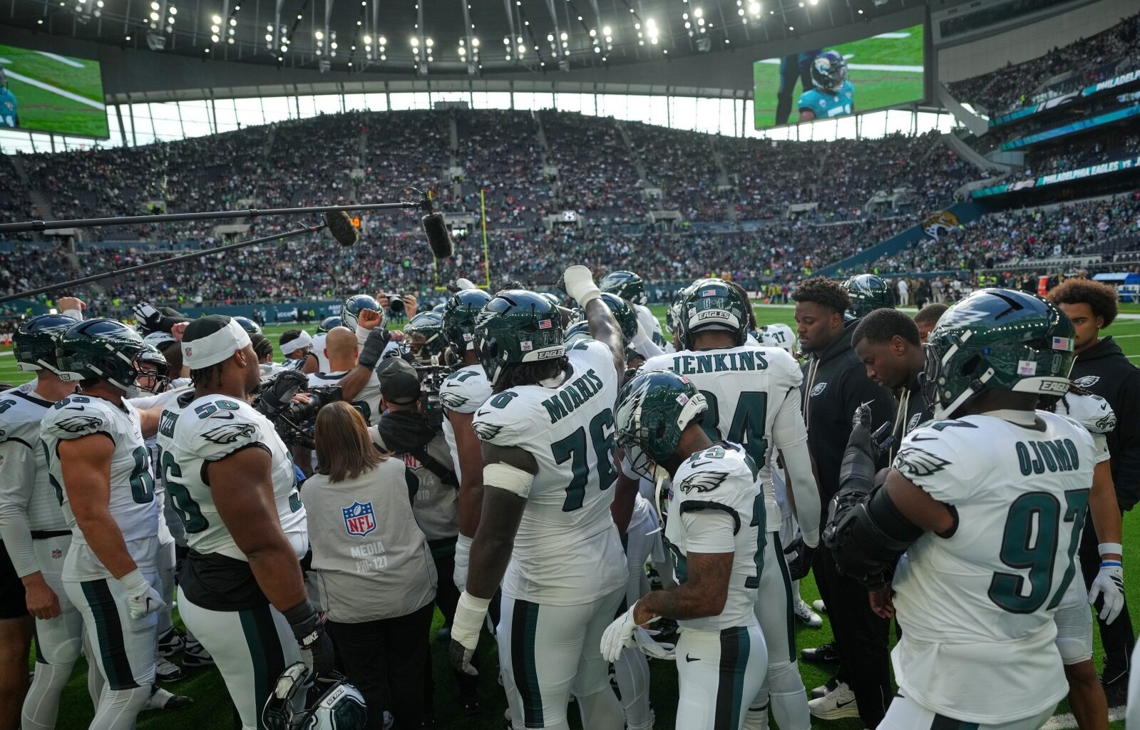 Two ejections on opening kickoff of Eagles-Jaguars game in London – Winnipeg Free Press
