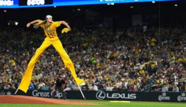 Barnstorming baseball entertainers announce 'Banana Ball' games in Winnipeg, Toronto