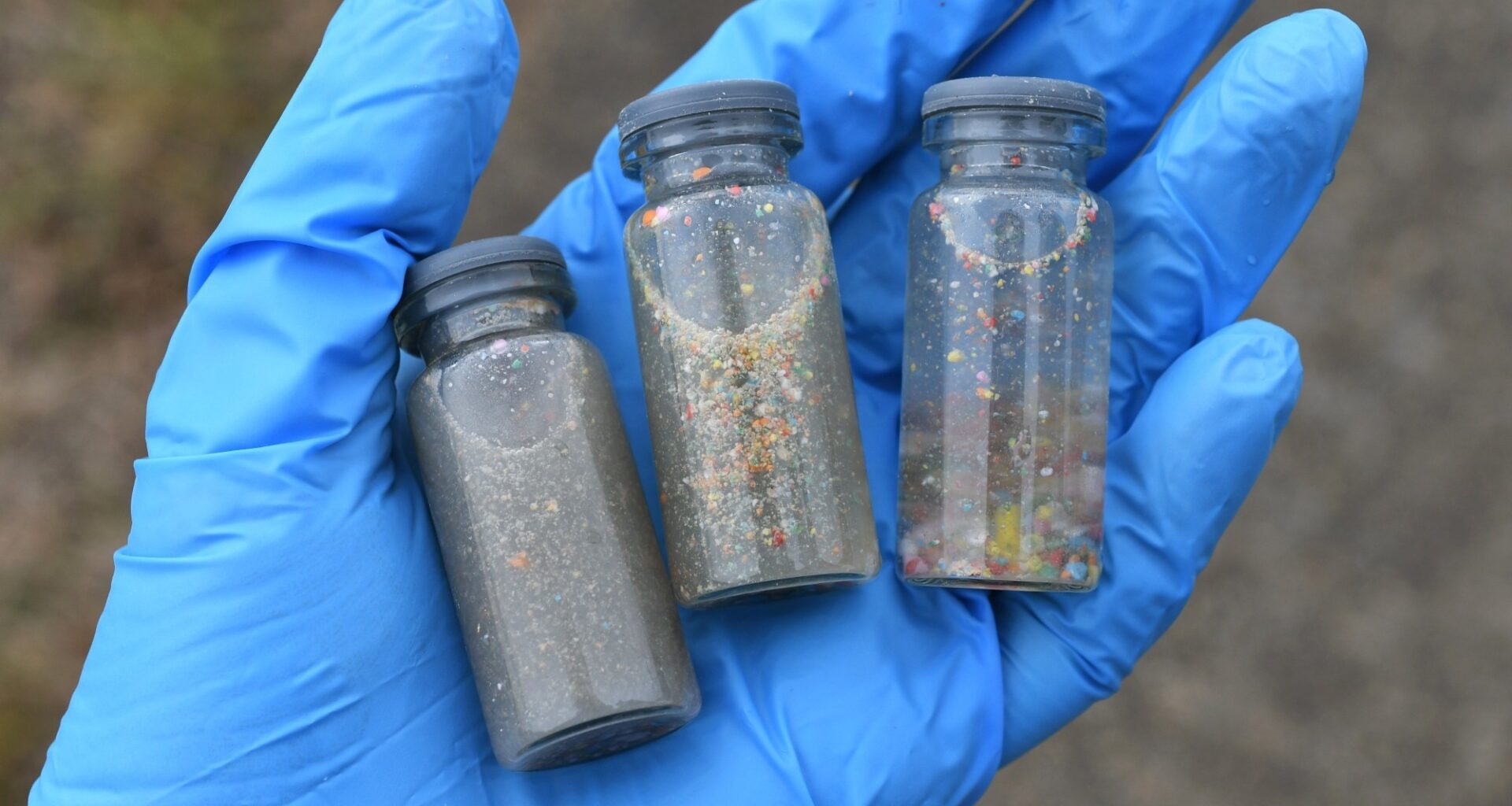 Study: Intrinsic physicochemical activity at microplastic–water interfaces. Image Credit: MargJohnsonVA / Shutterstock