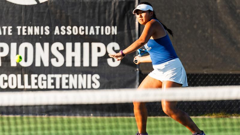 Women's tennis athletes Farah '29, Qian '27 compete at national event