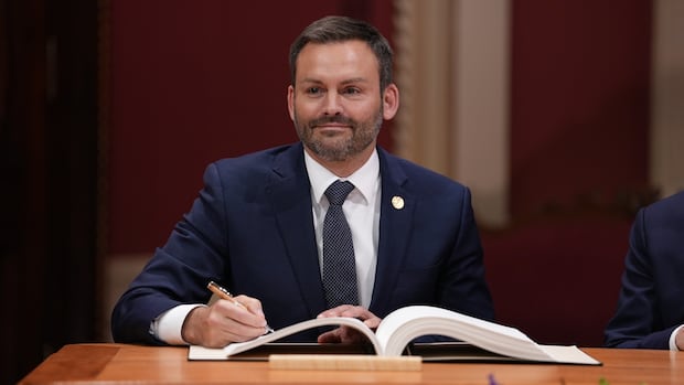 Quebec's new PQ premier unveils smaller cabinet as minority government prepares to govern
