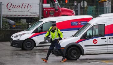 Canada Post starting weekend parcel delivery in Toronto, Montreal and Ottawa this fall