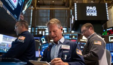 Markets today: Sharp drops for AI stocks as oil prices jump
