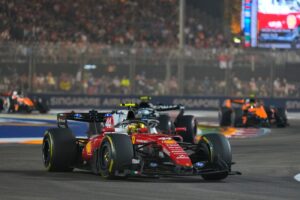 Hamilton cheers F1’s Rwanda plan, hints at delaying retirement to race in Africa