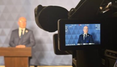 Edmonton mayor, housing experts react to province’s infill regulation