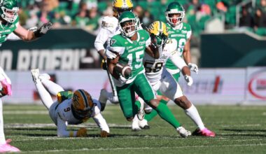 Saskatchewan Roughriders stick in West Division, Winnipeg Blue Bombers to crossover as CFL playoff bracket finalized