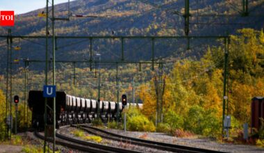 For 155 years, scientists believed a solar storm delayed a train in Exeter, England, in 1841, but the railway did not exist until 1846; researchers now say the storm and the 16-minute delay really happened in 1848