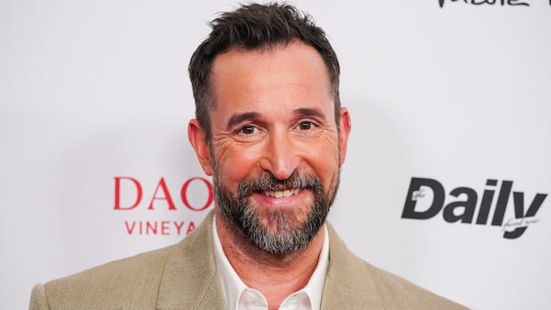 Noah Wyle named People's Sexiest Man Alive