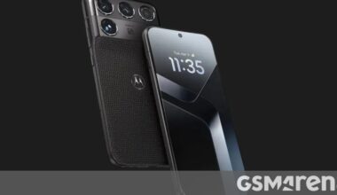 Motorola Signature 27 and Razr Flex show up at a European retailer with prices