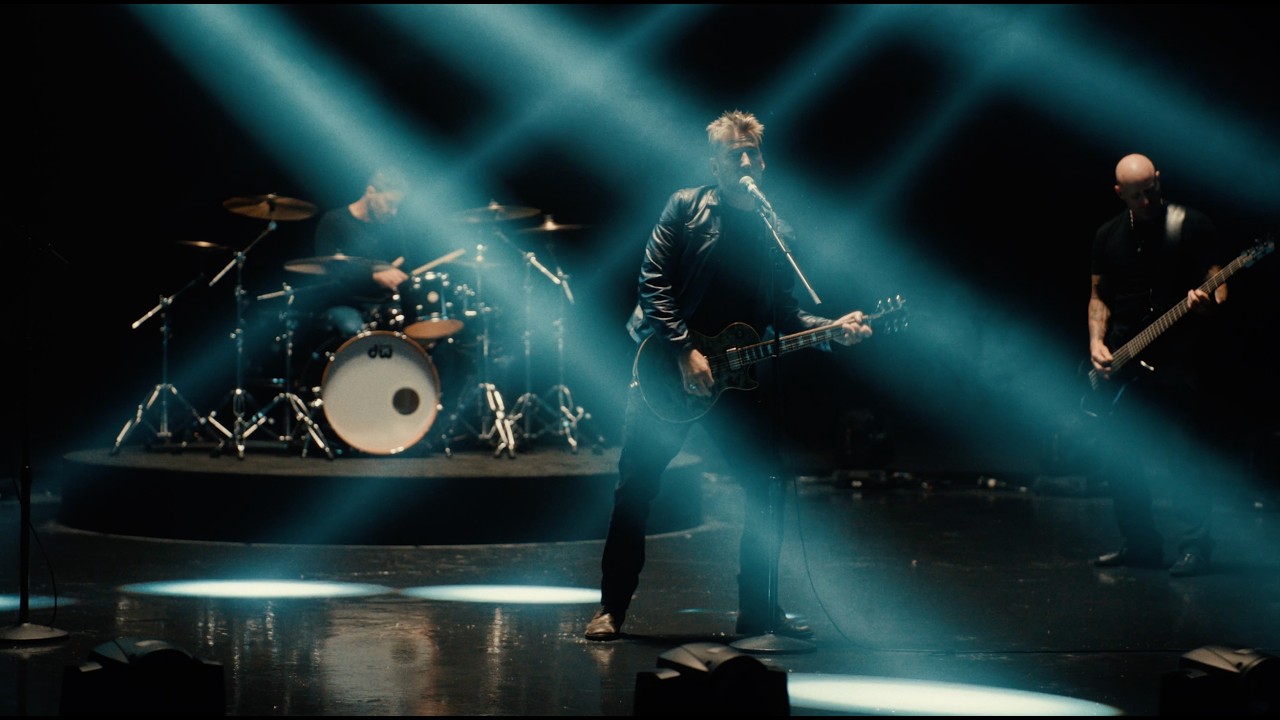 Nickelback - Leave Me Behind (Official Music Video) - YouTube