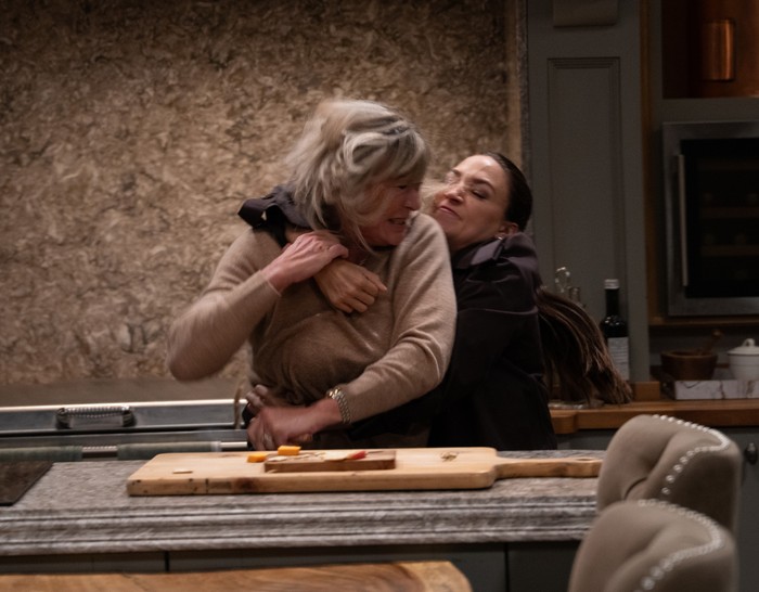 28_10_emm_kim_thea_02 Kim and Thea have a scuffle in Home Farm in a scene from Emmerdale