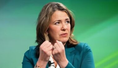 Edmonton and Calgary rejected her referendum. Does Danielle Smith have a city problem?