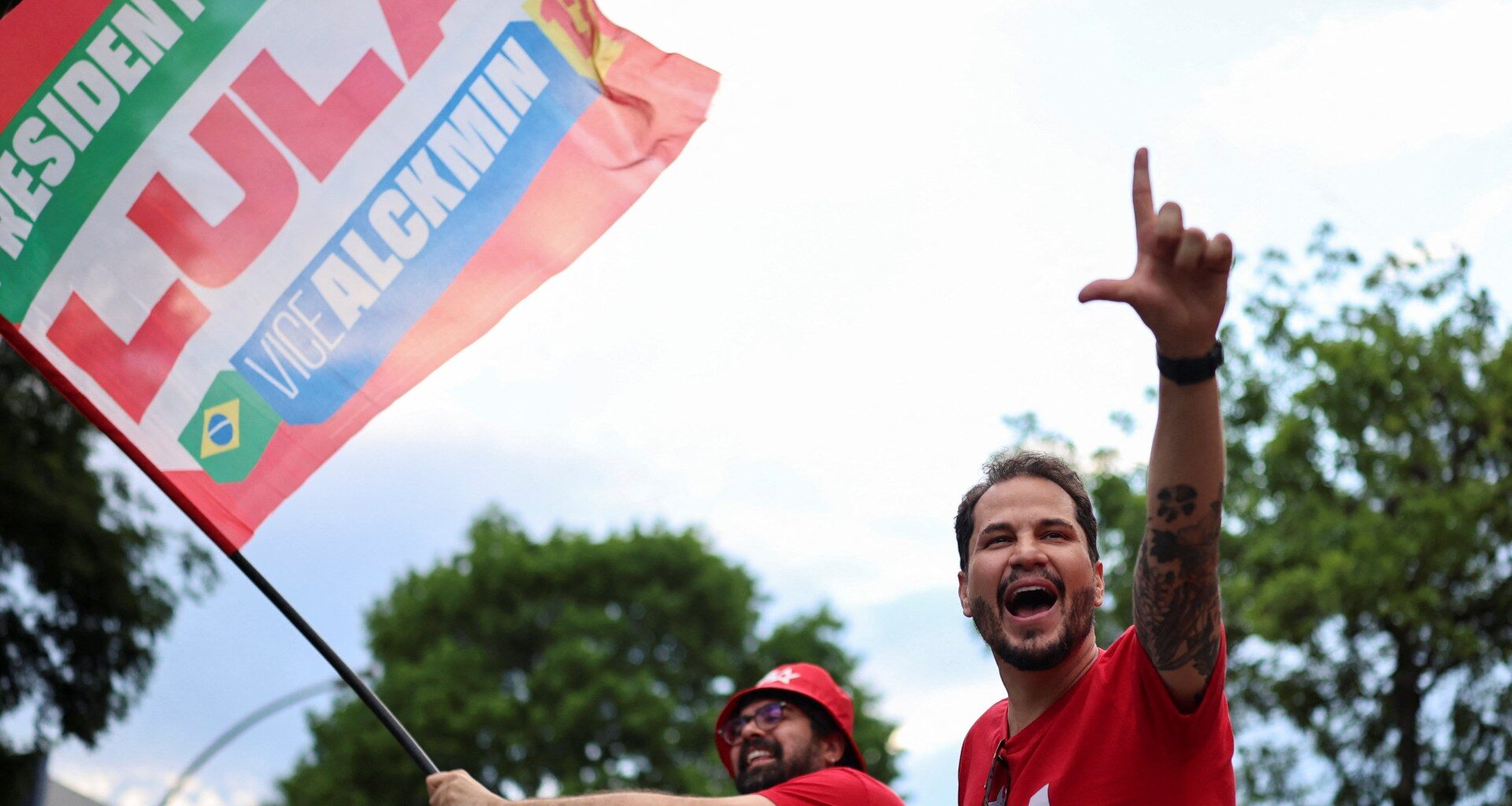 Will Brazil’s Lula halt the right-wing wave sweeping Latin America? | Elections News