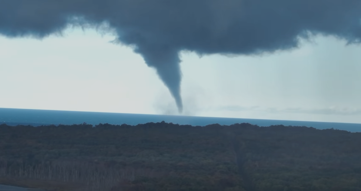 Video captures waterspout on Georgian Bay