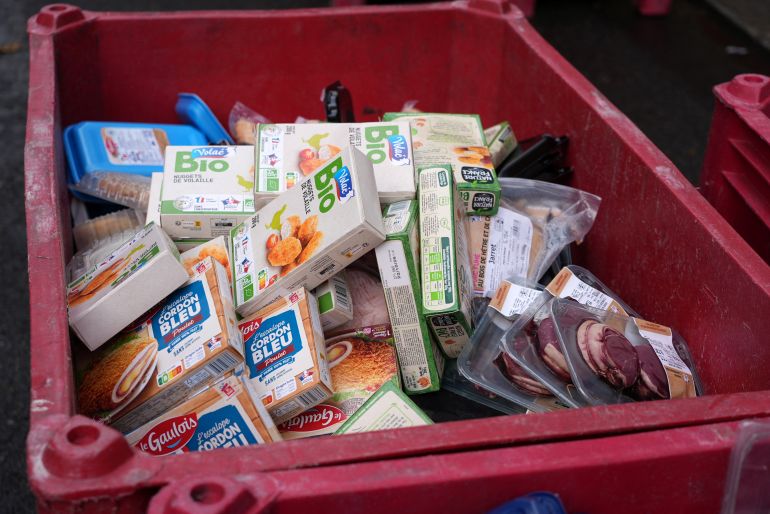 Perished goods outside a supermarket in Paris the day after a cyberattack targeted refrigeration systems in France, October 13, 2026